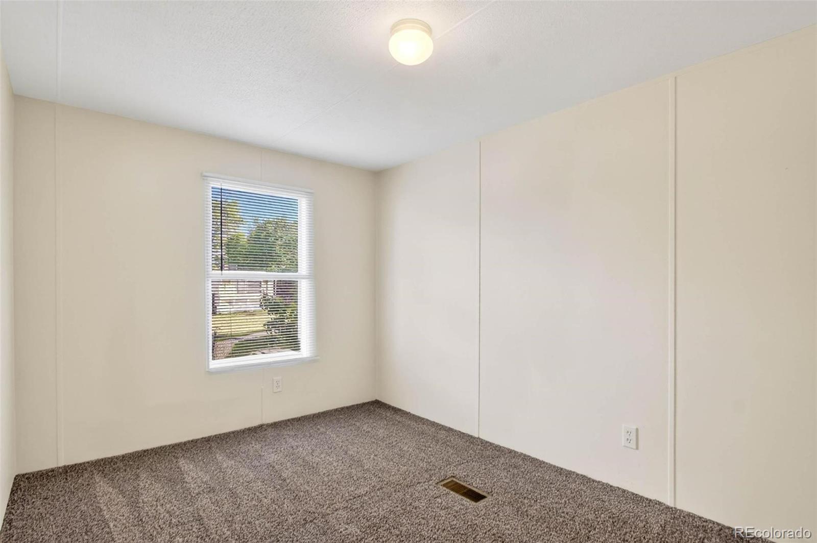 10201 Riverdale Road Thornton, CO 80229 - Photo 13 of 19