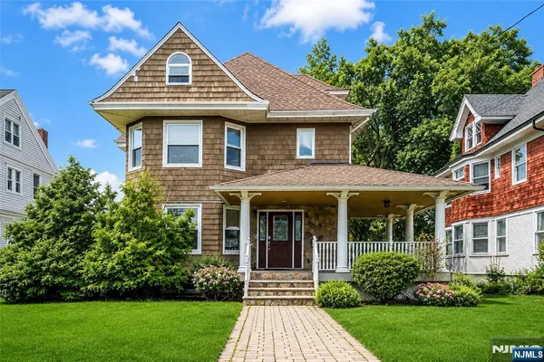 $899,000 | 467 Summit Avenue, Hackensack, NJ 07601
