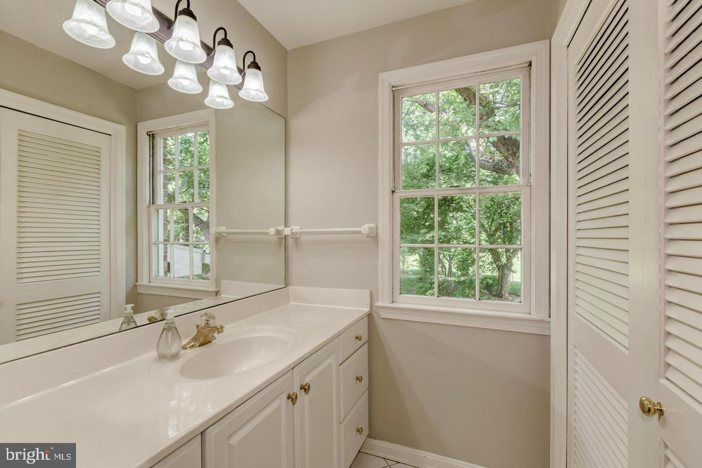 1214 Vinita Lane McLean, VA 22102 - Photo 12 of 20 Primary Bath