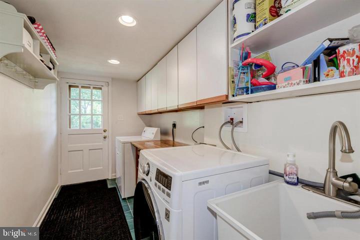 1214 Vinita Lane McLean, VA 22102 - Photo 15 of 20 Laundry Room