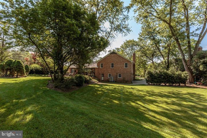 1214 Vinita Lane McLean, VA 22102 - Photo 17 of 20 Rear Yard
