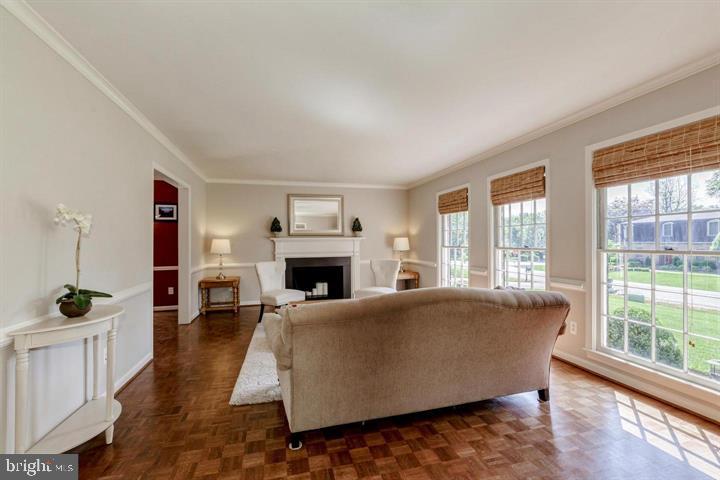 1214 Vinita Lane McLean, VA 22102 - Photo 4 of 20