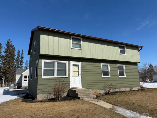 $234,900 | 401 Center Street East, Roseau, MN 56751