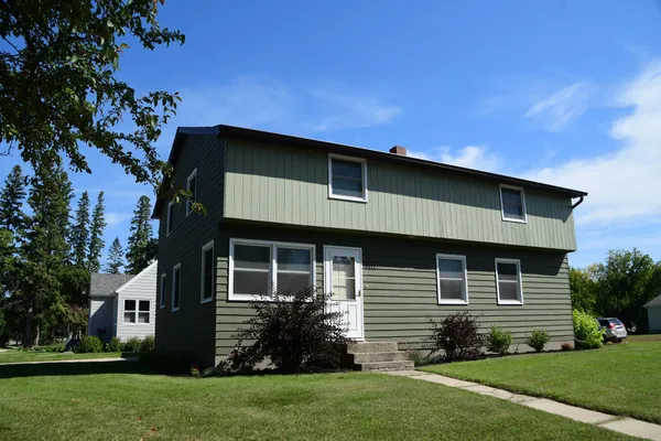 $234,900 | 401 Center Street East, Roseau, MN 56751