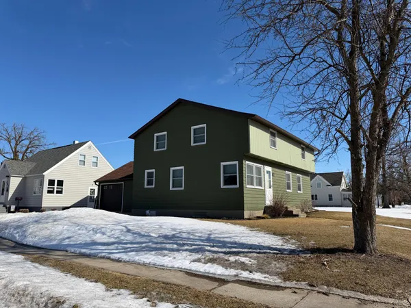 $234,900 | 401 Center Street East, Roseau, MN 56751