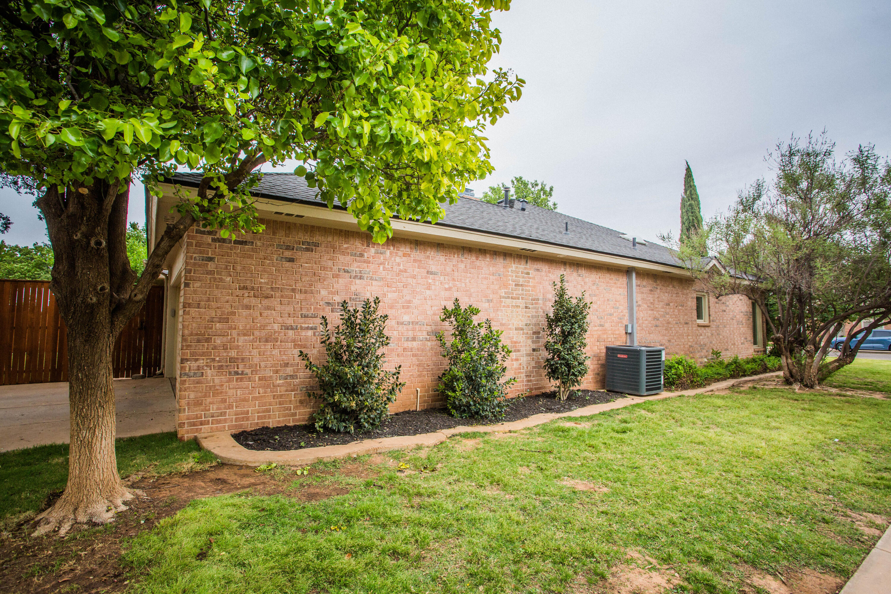 3608 105th Street Lubbock, TX 79423 - Photo 4 of 56 5V2A9171