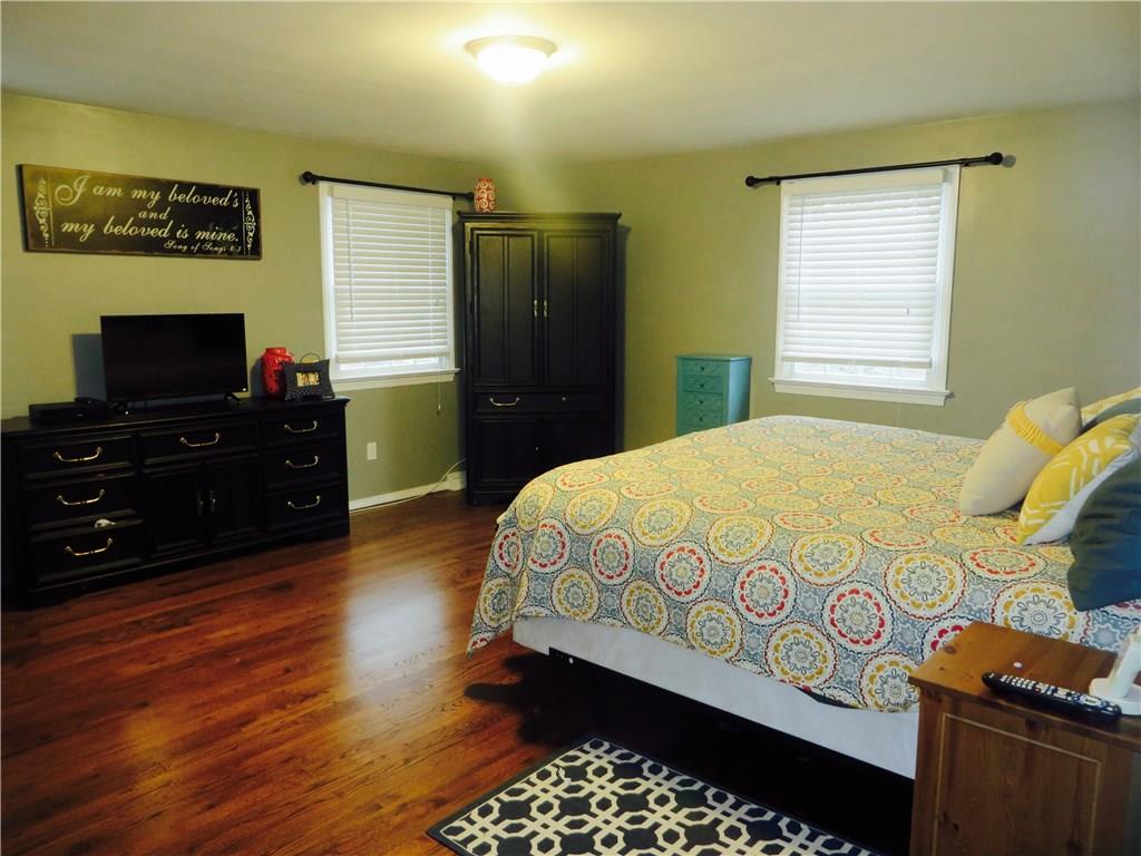 181 Seegar Road Upper St. Clair, PA 15241 - Photo 12 of 25 Master bedroom