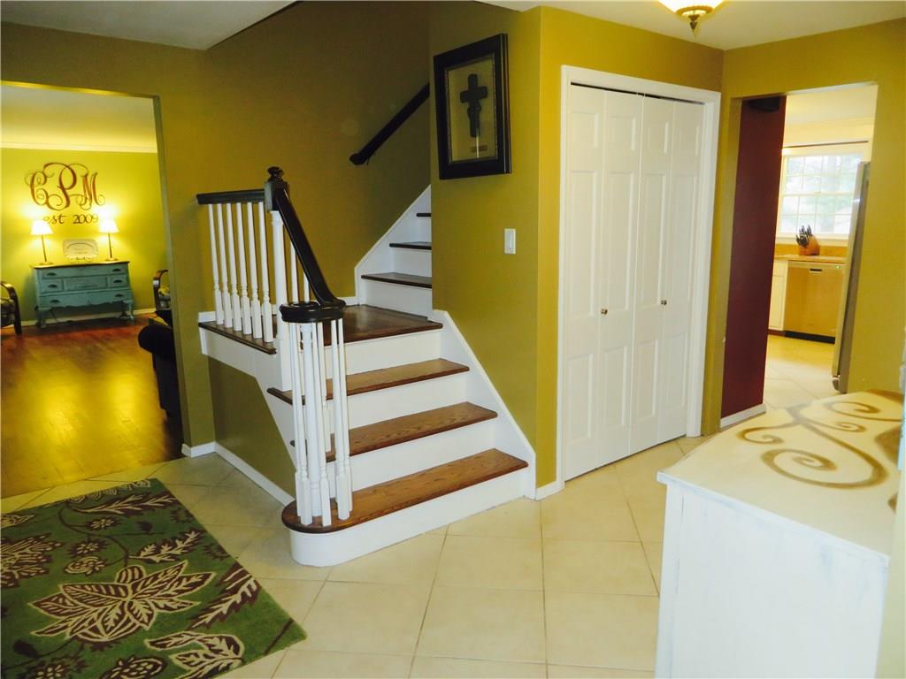 181 Seegar Road Upper St. Clair, PA 15241 - Photo 10 of 25 Entry