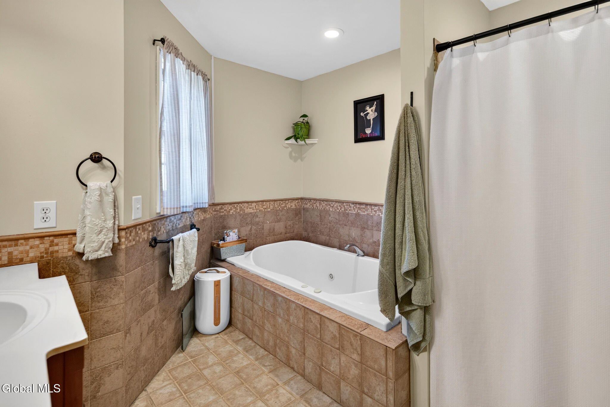 114 Spring Road Schenectady, NY 12302 - Photo 22 of 40 18-web-or-mls-018_DSC05080