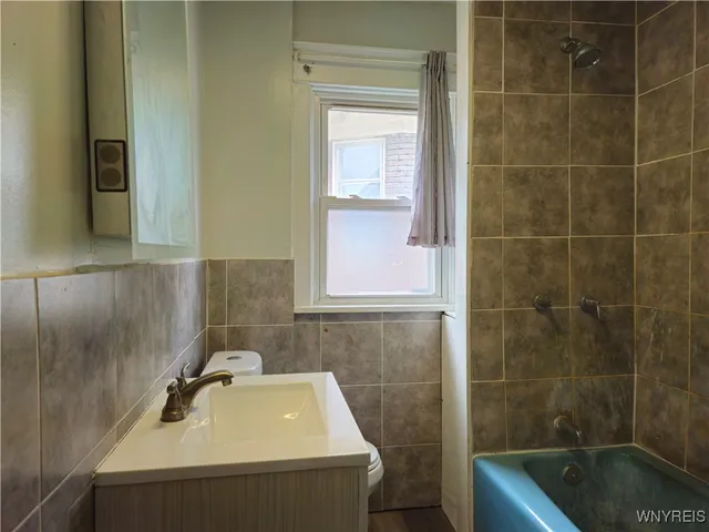 $139,900 | 1827 Cleveland Avenue, Niagara Falls, NY 14305