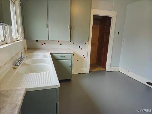 $139,900 | 1827 Cleveland Avenue, Niagara Falls, NY 14305