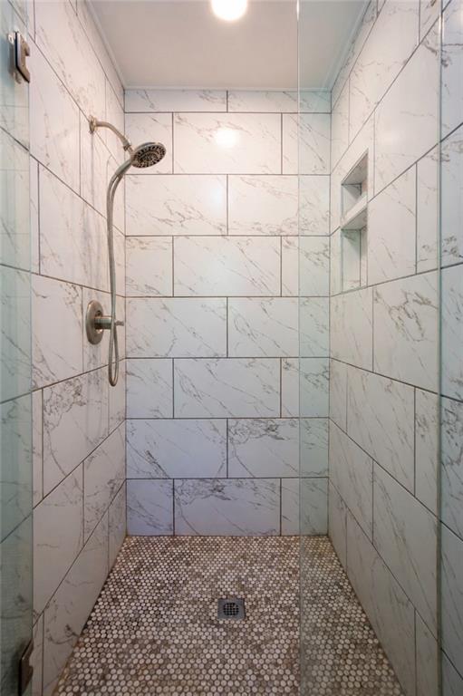 2935 Coles Way Atlanta, GA 30350 - Photo 27 of 56 a bathroom with a shower