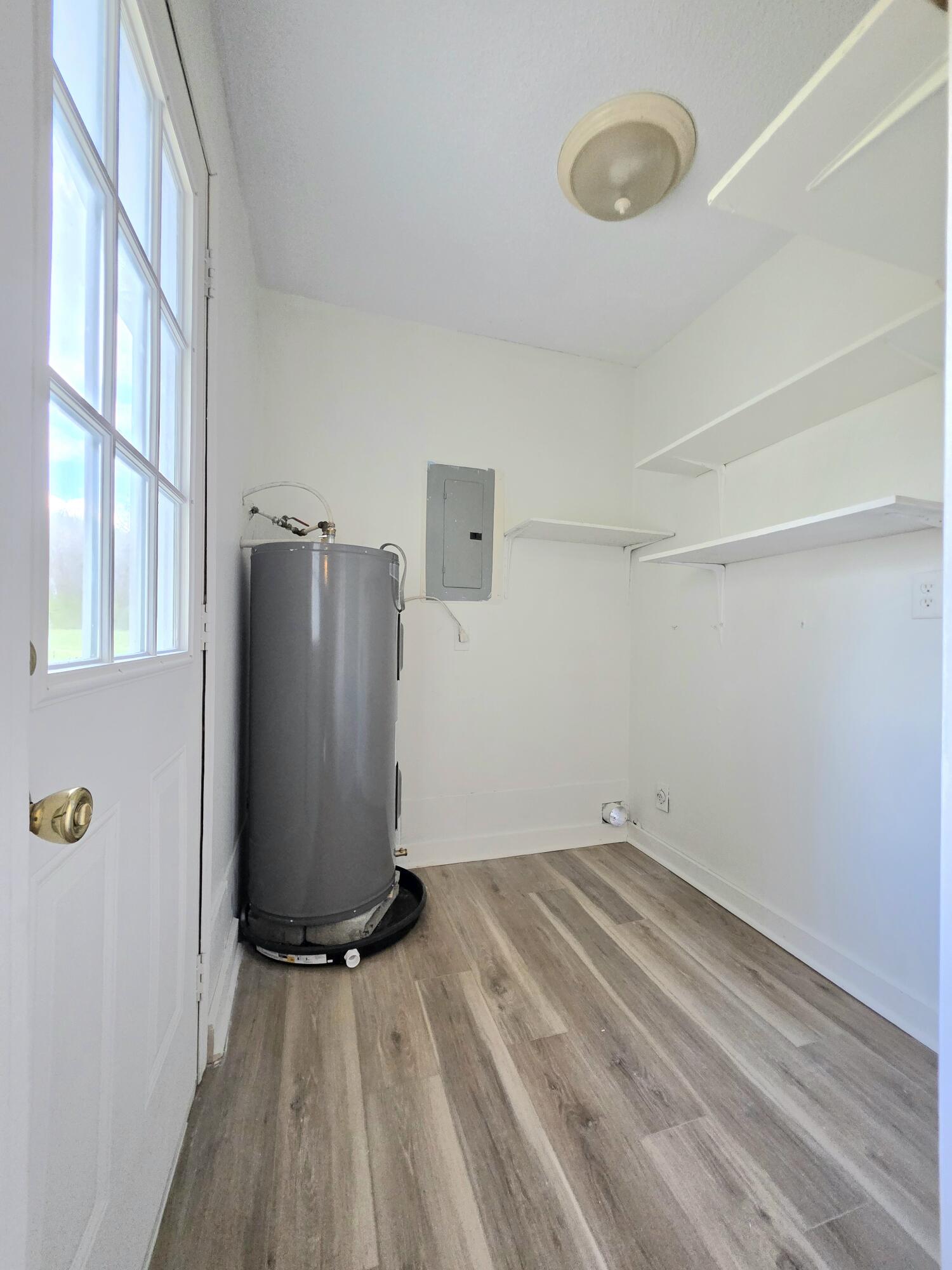 356 Browns Ferry Road Chattanooga, TN 37419 - Photo 16 of 19 B Laundry