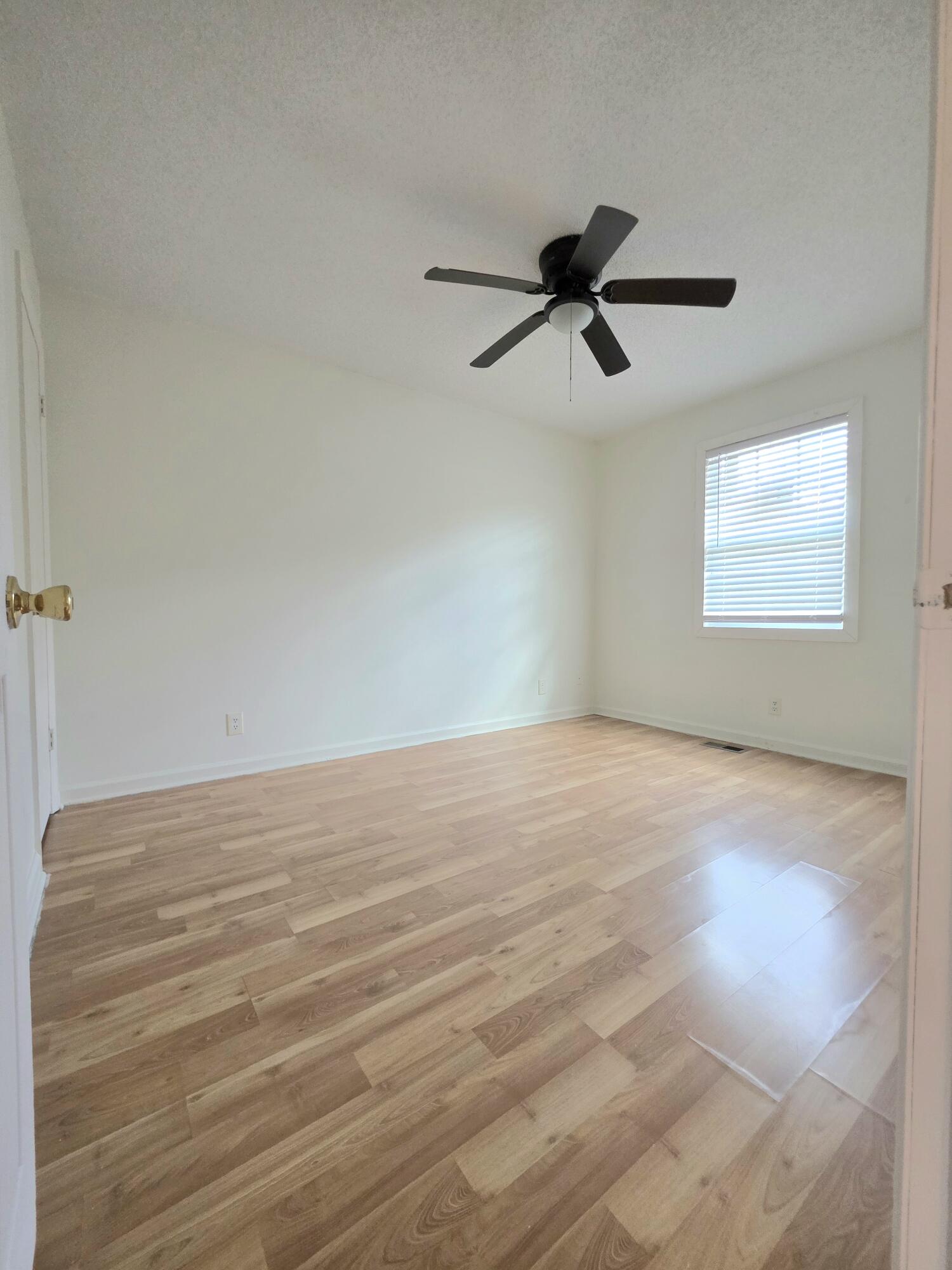 356 Browns Ferry Road Chattanooga, TN 37419 - Photo 18 of 19 B Badroom 2