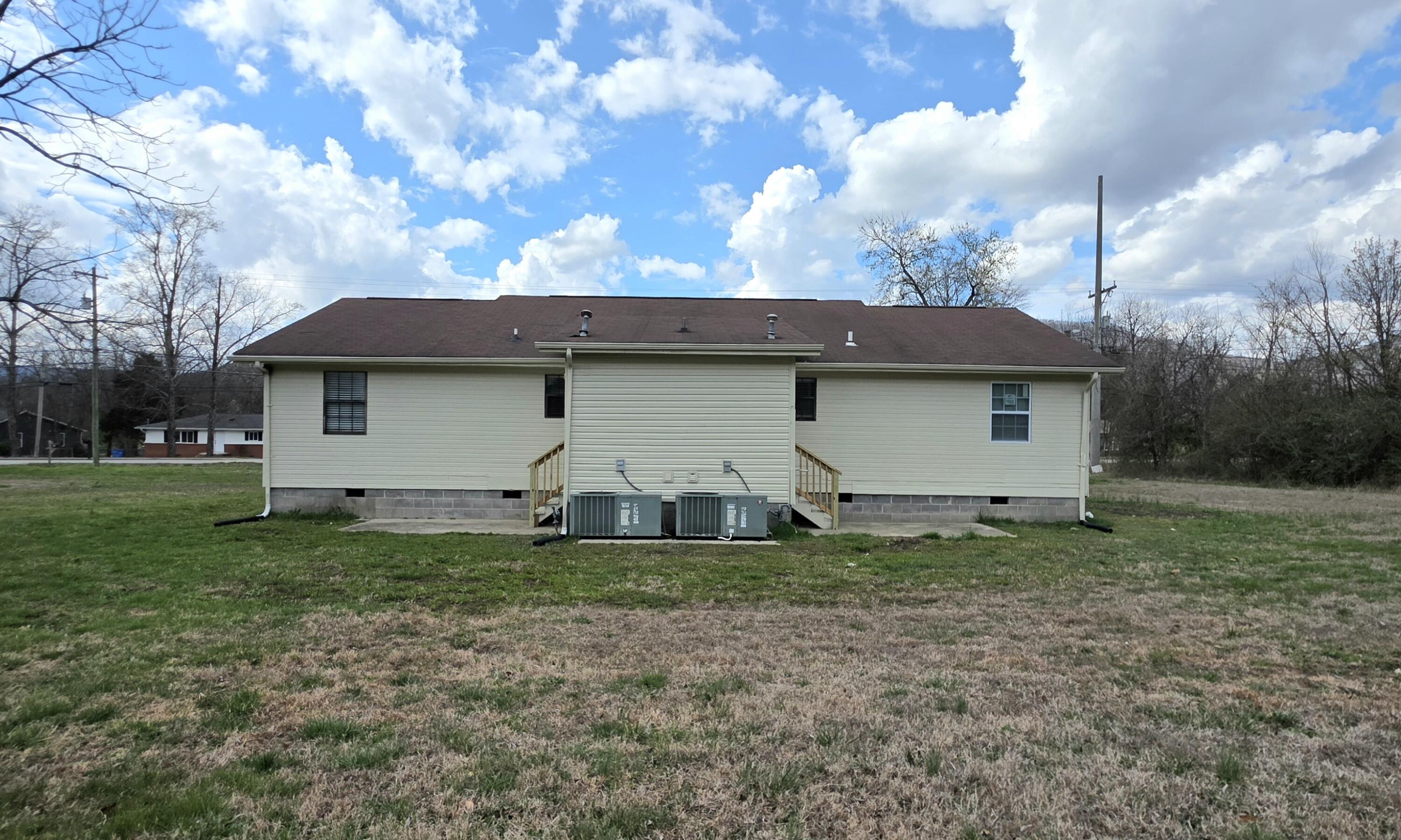 356 Browns Ferry Road Chattanooga, TN 37419 - Photo 3 of 19 Back