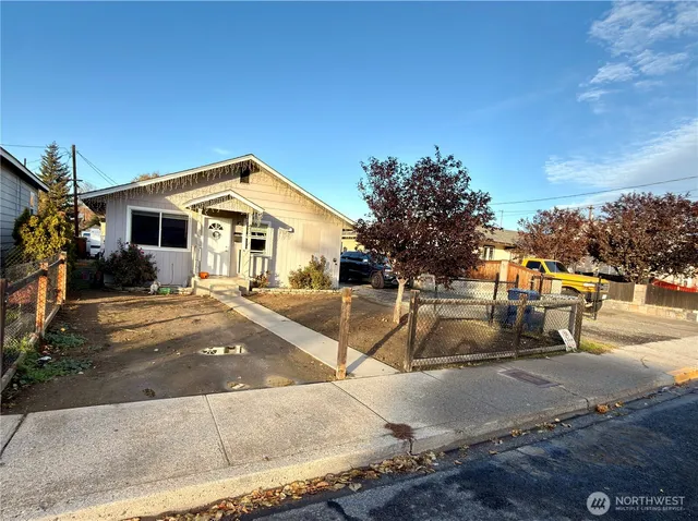 $385,000 | 812 Ferry Street, Wenatchee, WA 98801