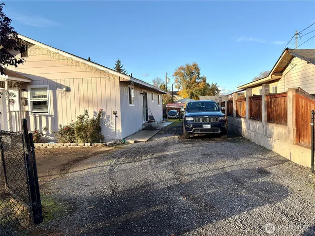 $385,000 | 812 Ferry Street, Wenatchee, WA 98801