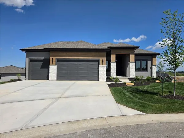 $869,950 | 11275 South Gleason Road, Olathe, KS 66061