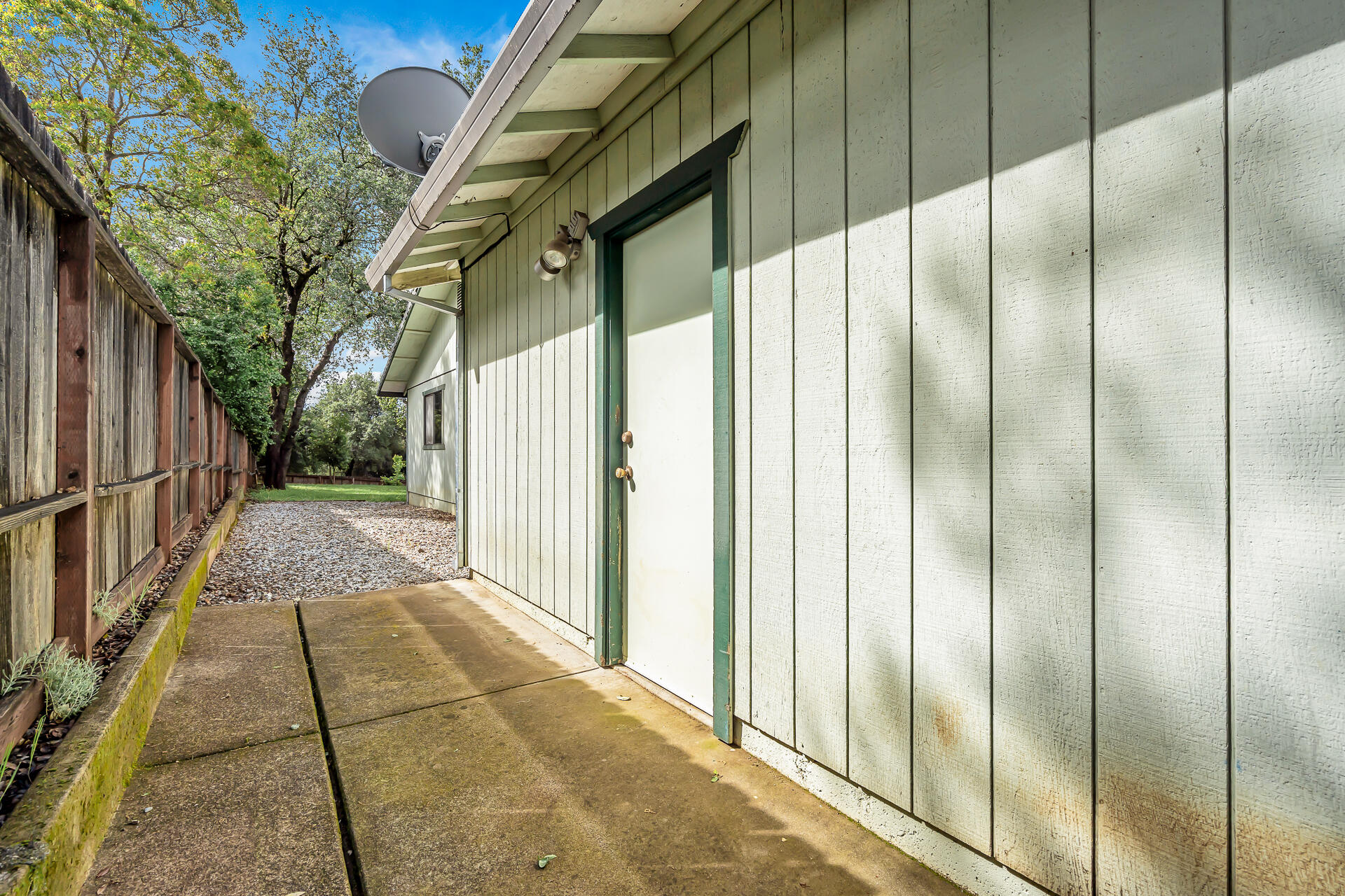 2001 South Ridge Drive Redding, CA 96003 - Photo 11 of 31 2001S.RidgeDrive-8