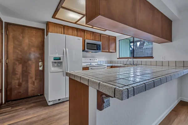 $379,900 | 2001 South Ridge Drive, Redding, CA 96003