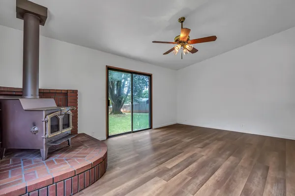 $379,900 | 2001 South Ridge Drive, Redding, CA 96003