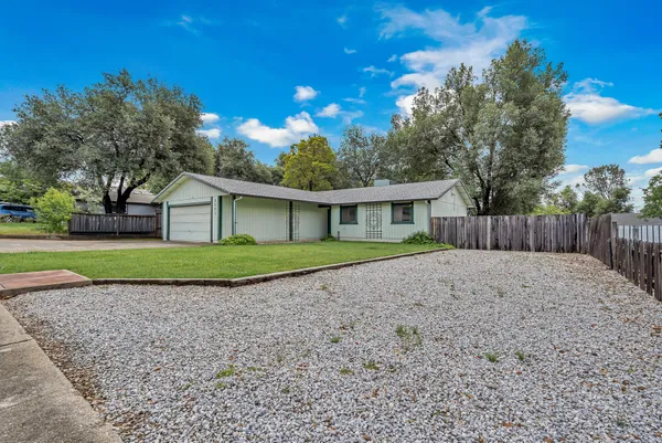 $379,900 | 2001 South Ridge Drive, Redding, CA 96003