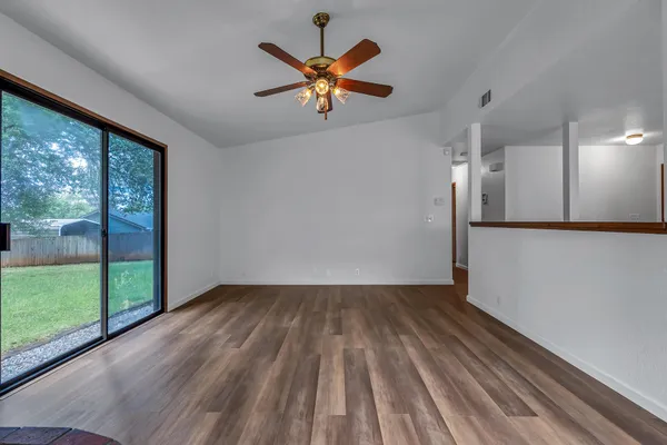 $379,900 | 2001 South Ridge Drive, Redding, CA 96003