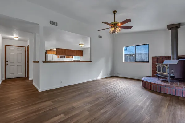 $379,900 | 2001 South Ridge Drive, Redding, CA 96003