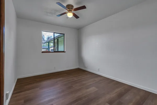 $379,900 | 2001 South Ridge Drive, Redding, CA 96003