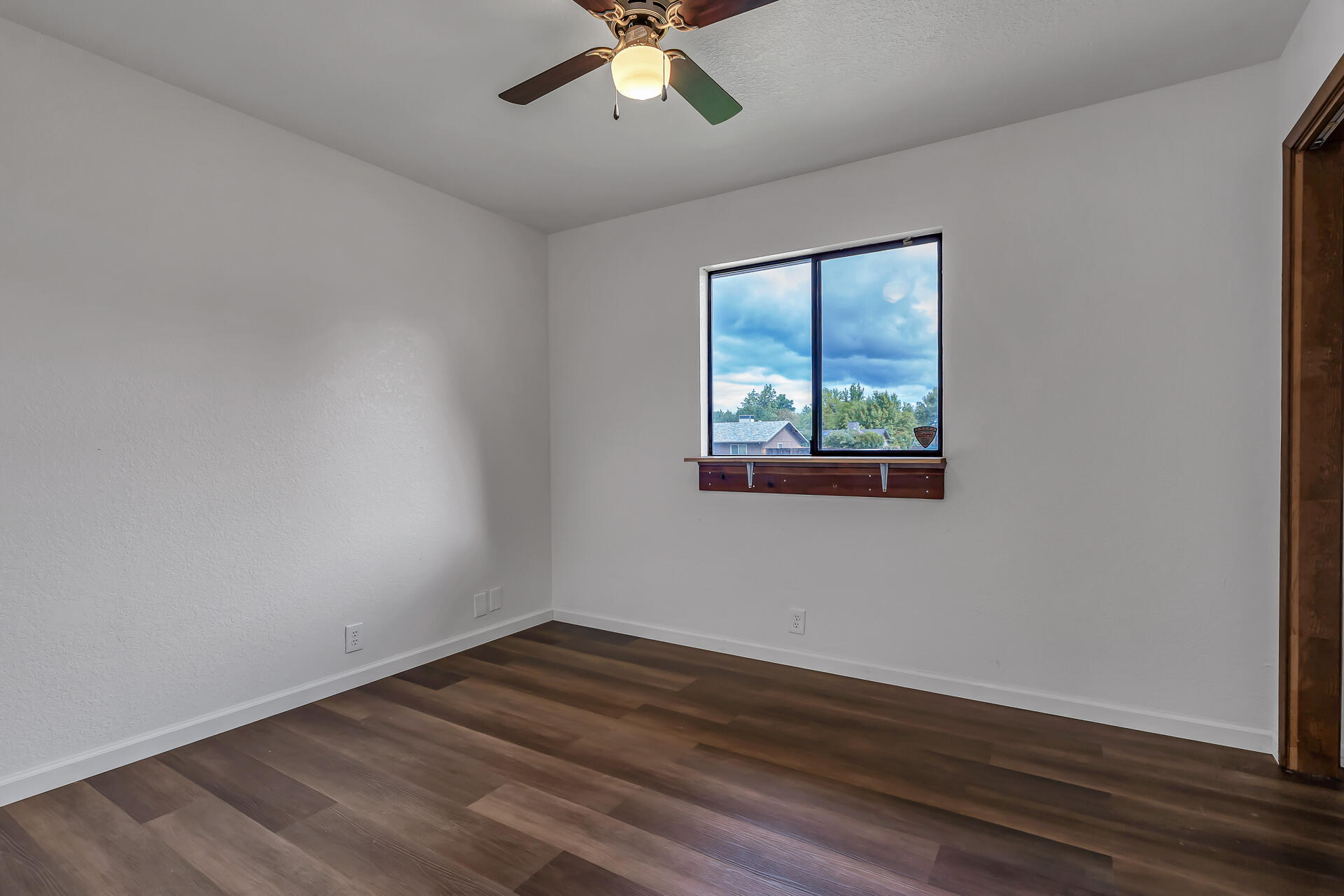 2001 South Ridge Drive Redding, CA 96003 - Photo 24 of 31 2001S.RidgeDrive-39