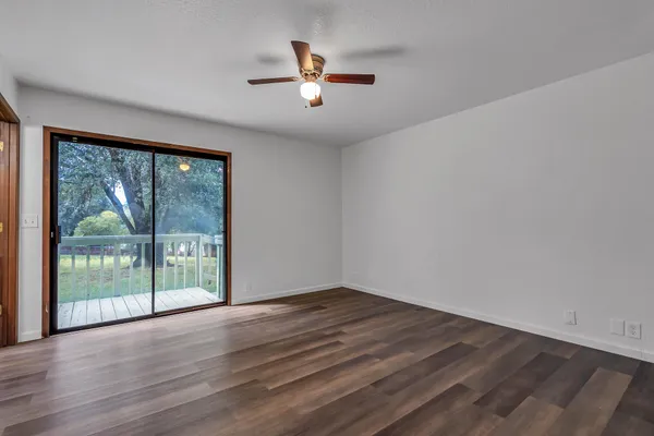 $379,900 | 2001 South Ridge Drive, Redding, CA 96003