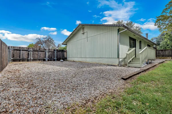 $379,900 | 2001 South Ridge Drive, Redding, CA 96003