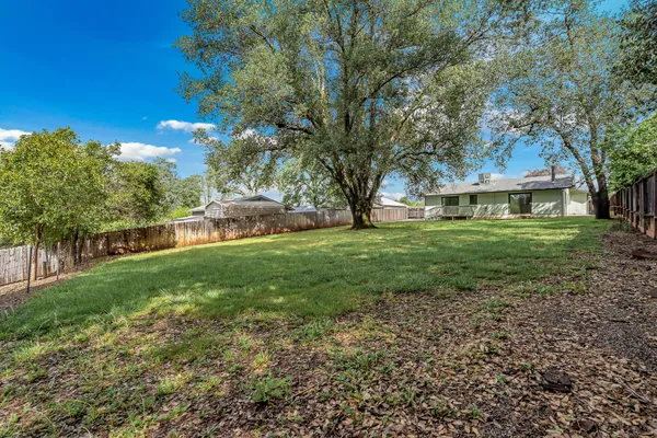 $379,900 | 2001 South Ridge Drive, Redding, CA 96003