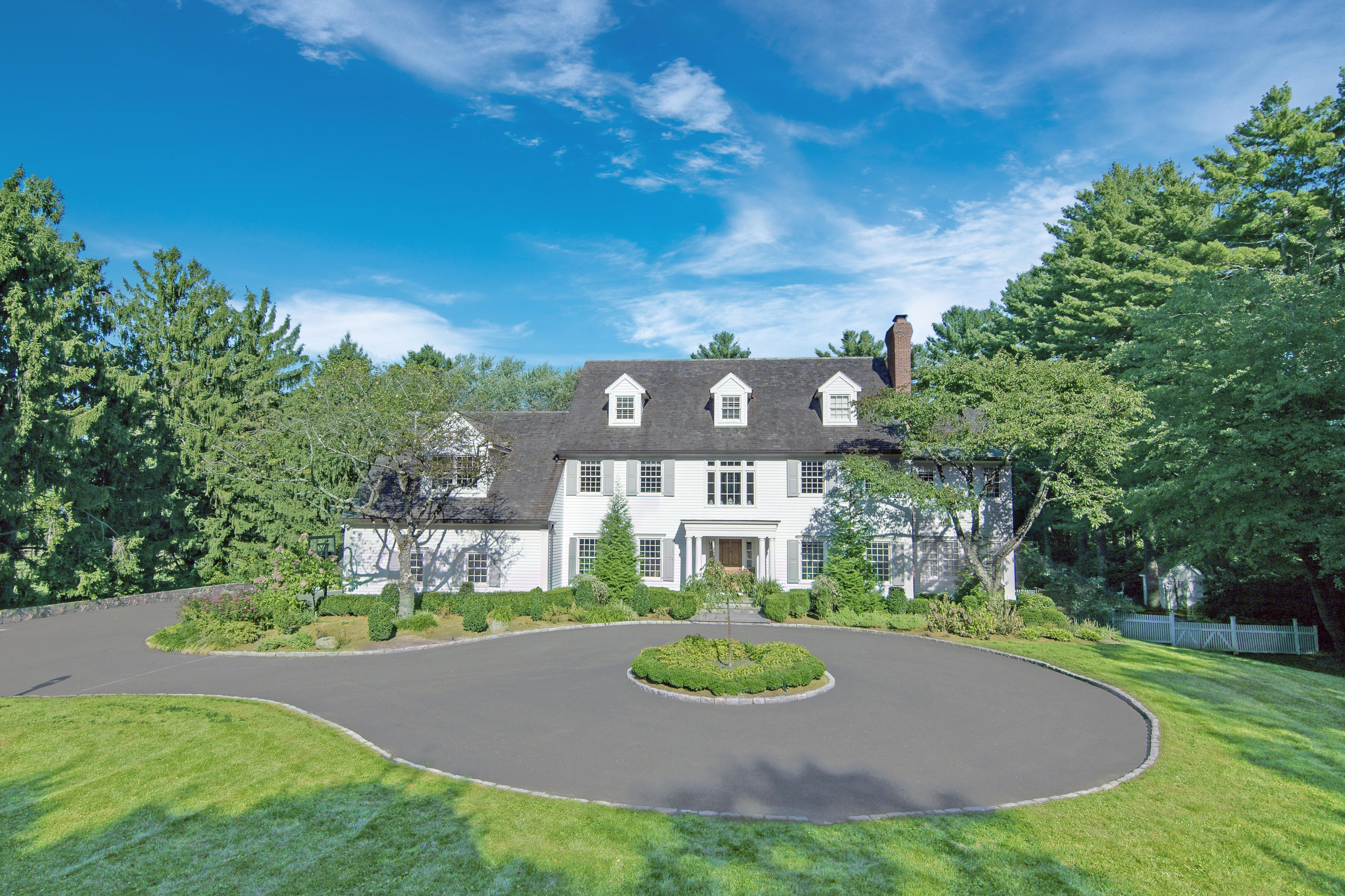 633 Ponus Ridge Road New Canaan, CT 06840 - Photo 1 of 40 170235973-1