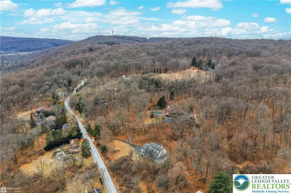 $779,900 | 3475 Honeysuckle Road, Bethlehem, PA 18015