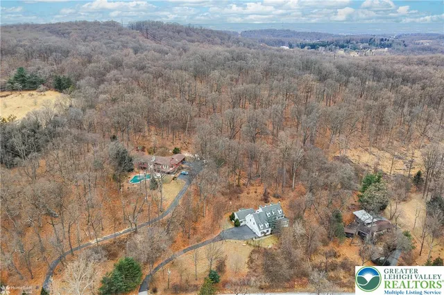 $825,000 | 3475 Honeysuckle Road, Bethlehem, PA 18015