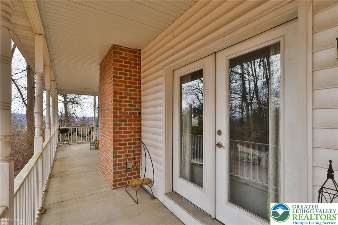 3475 Honeysuckle Road Bethlehem, PA 18015 - Photo 9 of 87