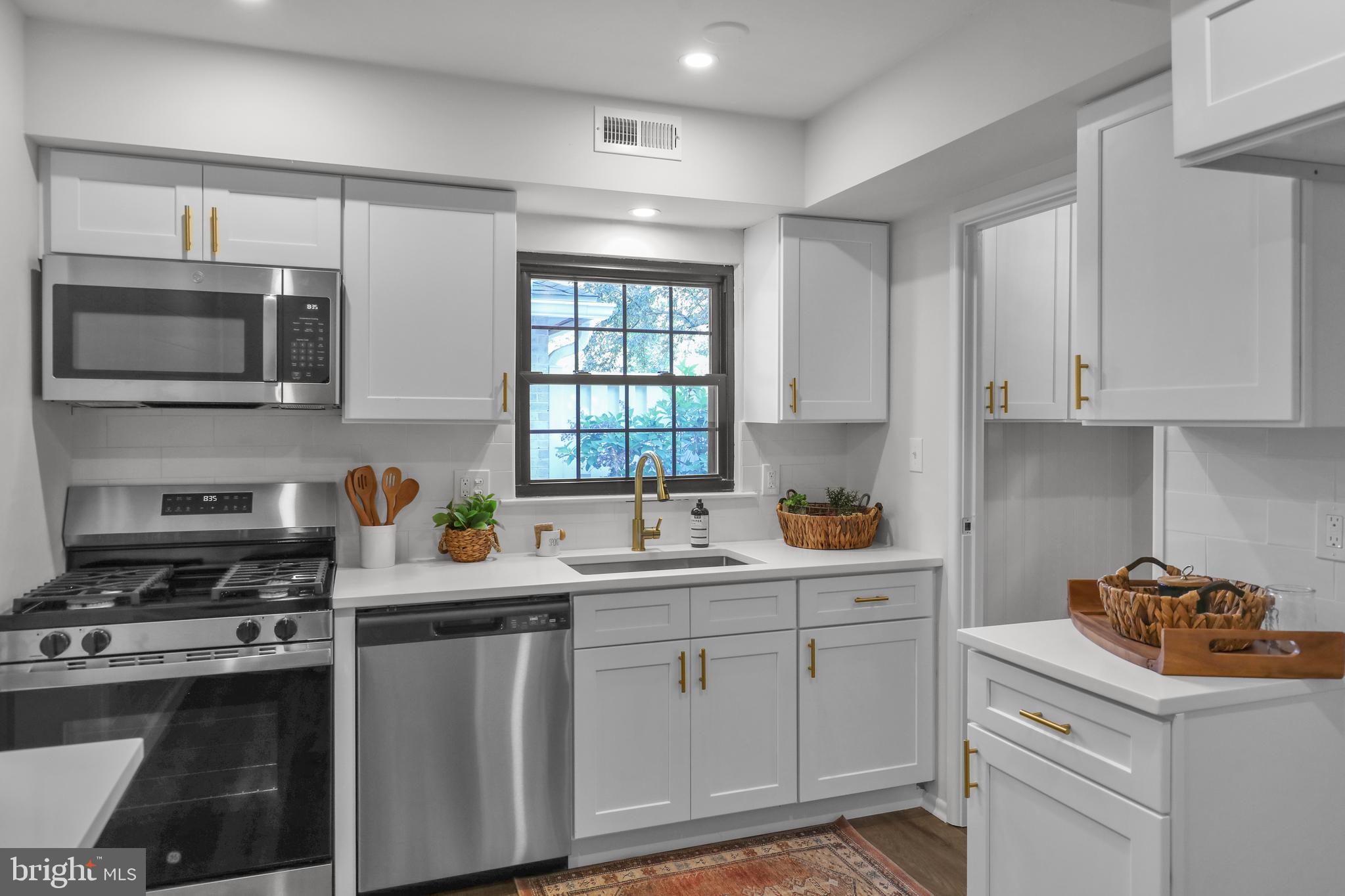 379 Valleybrook Drive Lancaster, PA 17601 - Photo 10 of 31