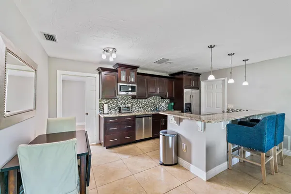 $2,800 | 5854 Southeast Orange Blossom Trail, Hobe Sound, FL 33455