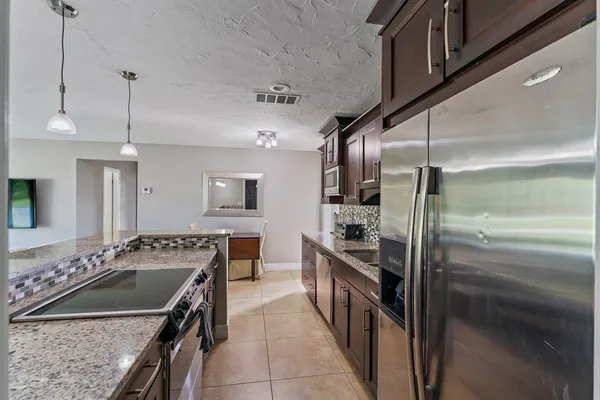 $2,800 | 5854 Southeast Orange Blossom Trail, Hobe Sound, FL 33455