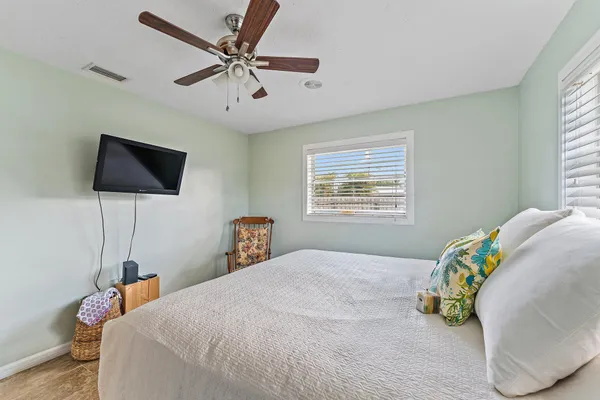 $2,800 | 5854 Southeast Orange Blossom Trail, Hobe Sound, FL 33455