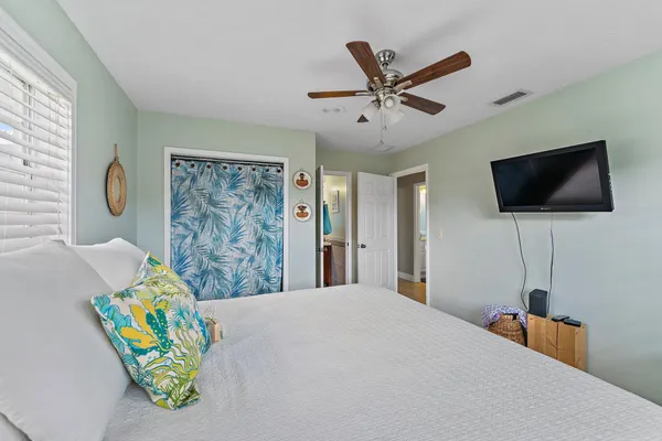 $2,800 | 5854 Southeast Orange Blossom Trail, Hobe Sound, FL 33455