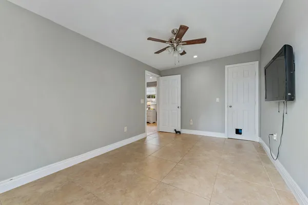 $2,800 | 5854 Southeast Orange Blossom Trail, Hobe Sound, FL 33455