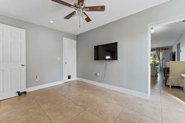$2,800 | 5854 Southeast Orange Blossom Trail, Hobe Sound, FL 33455