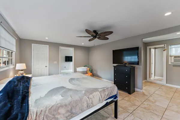 $2,800 | 5854 Southeast Orange Blossom Trail, Hobe Sound, FL 33455