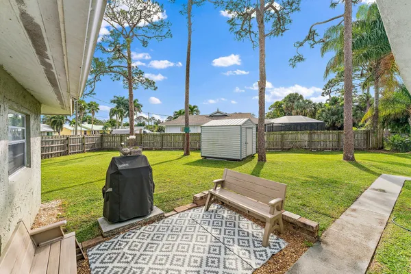 $2,800 | 5854 Southeast Orange Blossom Trail, Hobe Sound, FL 33455