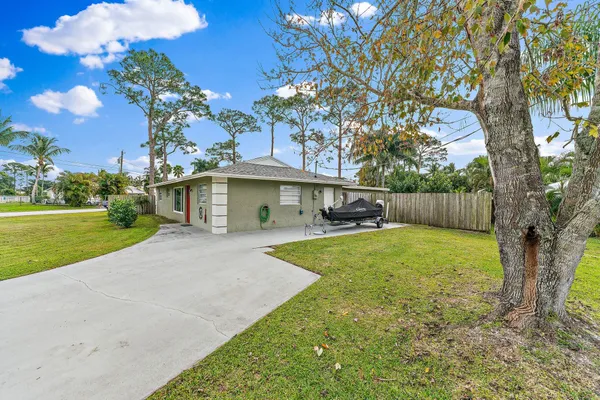 $2,800 | 5854 Southeast Orange Blossom Trail, Hobe Sound, FL 33455
