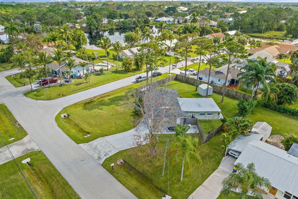 $2,800 | 5854 Southeast Orange Blossom Trail, Hobe Sound, FL 33455