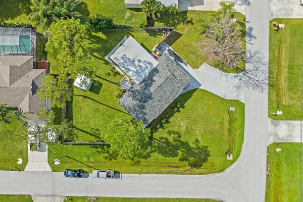 $2,800 | 5854 Southeast Orange Blossom Trail, Hobe Sound, FL 33455