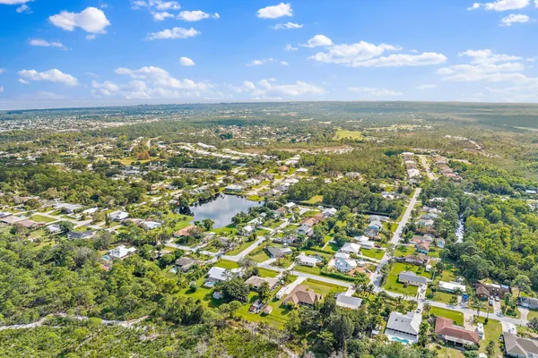$2,800 | 5854 Southeast Orange Blossom Trail, Hobe Sound, FL 33455